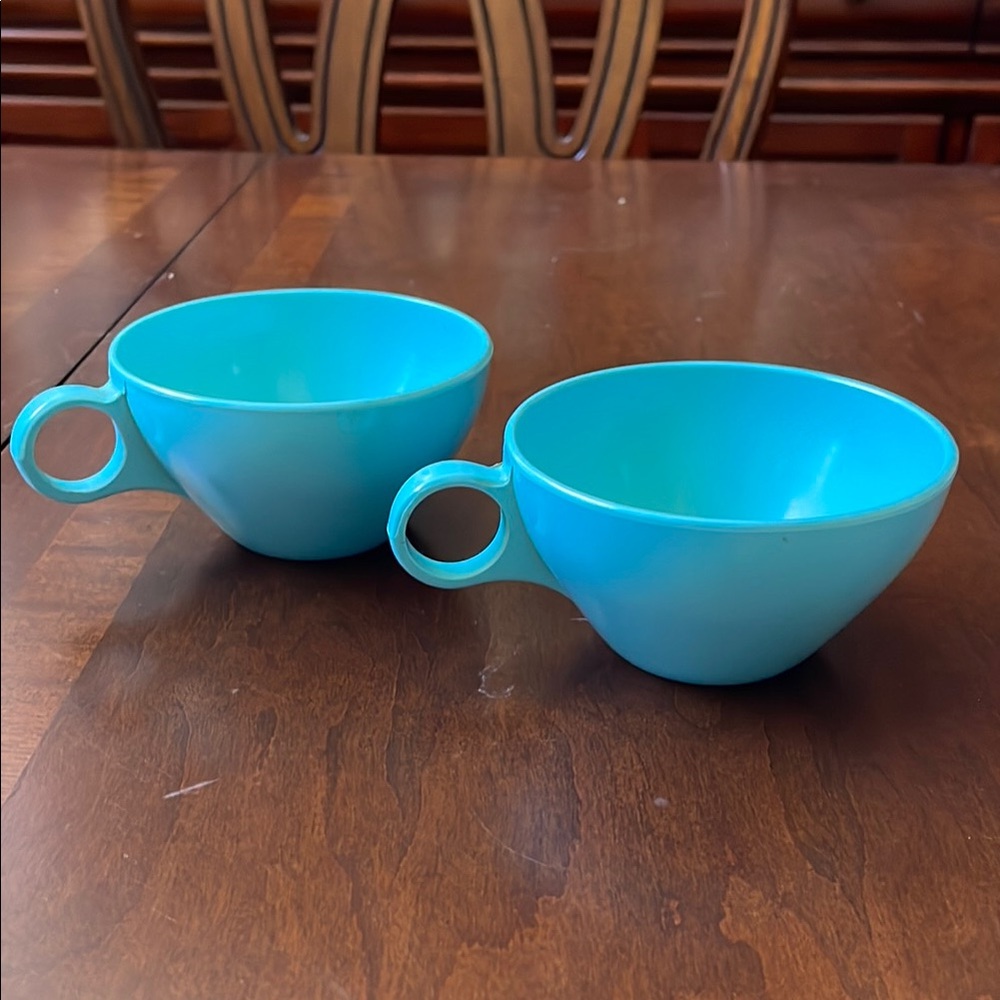 Set of Two vintage ca 1950-60’s Melmac turquoise color coffee Cups